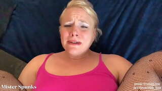 Sisarpuoli Saa Ensimmäinen Anaali ja Cum hänen Iso Perse / Featuring SexySpunkyGirl