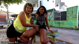 Novinha tira 마스카라 com o casal sapeca