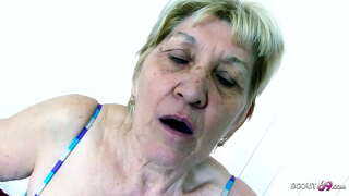 Meget gamle Bedstemor Gabi har Sex med Monster cock ung
