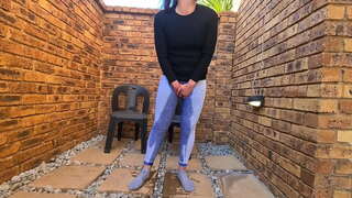 Հաստլիկ տիտղոսները սեւ, ներսում եւ դրսում писающие ընտրությունները | թաց եւ կեղտոտ