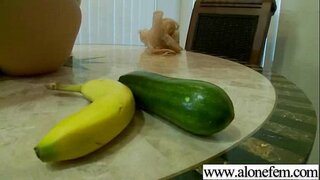 Симпатичный жасөспірім Әуесқой Ойнауға Фаллоимитаторами видео-14