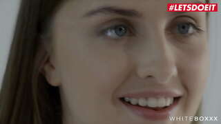 LETSDOEIT - (Shona Rivier &amp;amp; Lena Reif) Geile Papa Krijgt om Te Spelen En Bang Met Twee Hete Euro Babe Modellen